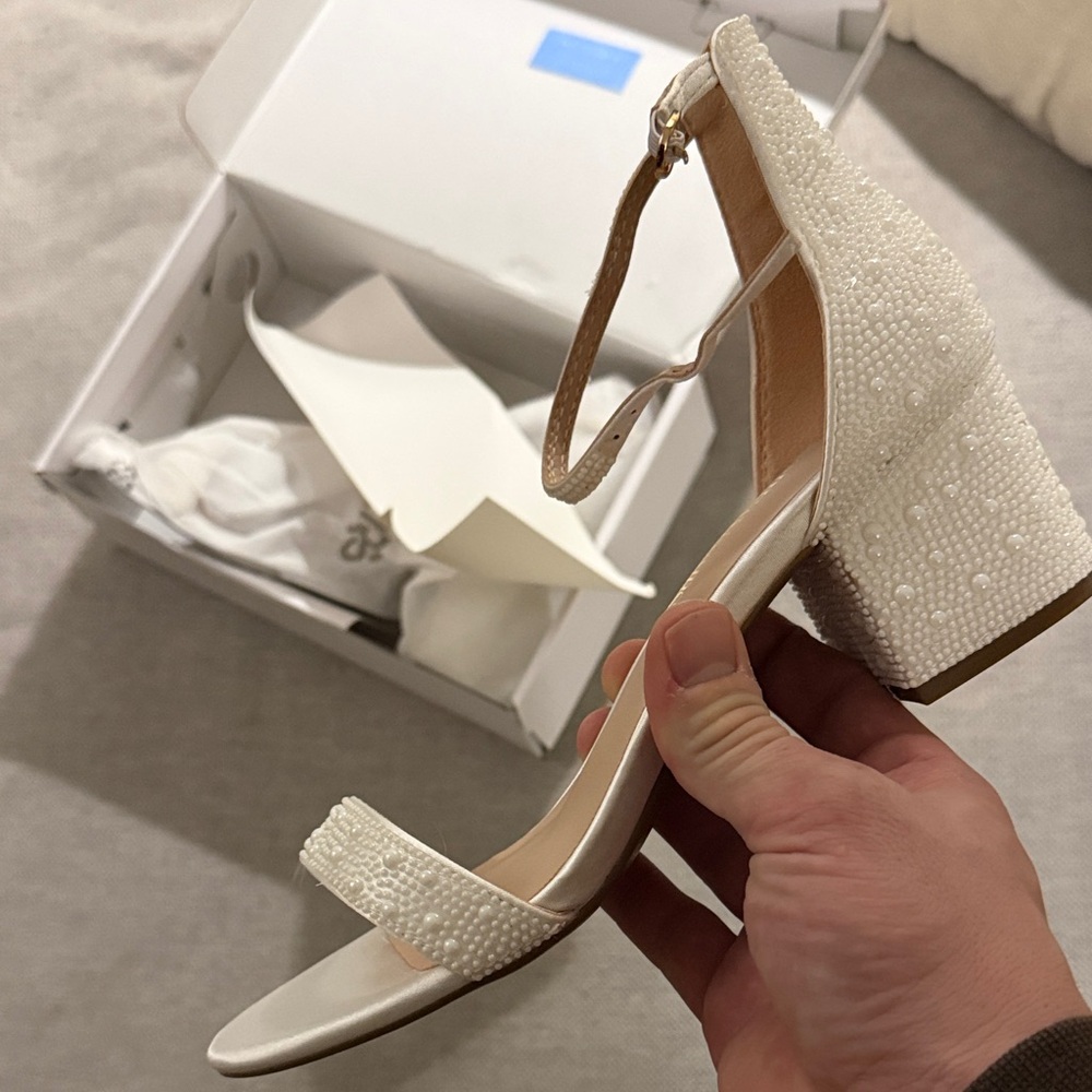 Dream Pairs White Beaded Heels